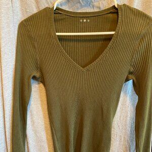 Three Dots Womens Green V-Neck Long Sleeve Pullover Sweater Size SMALL